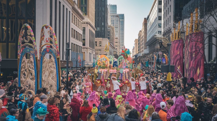 Experience the Magic: Christmas Parades Across America